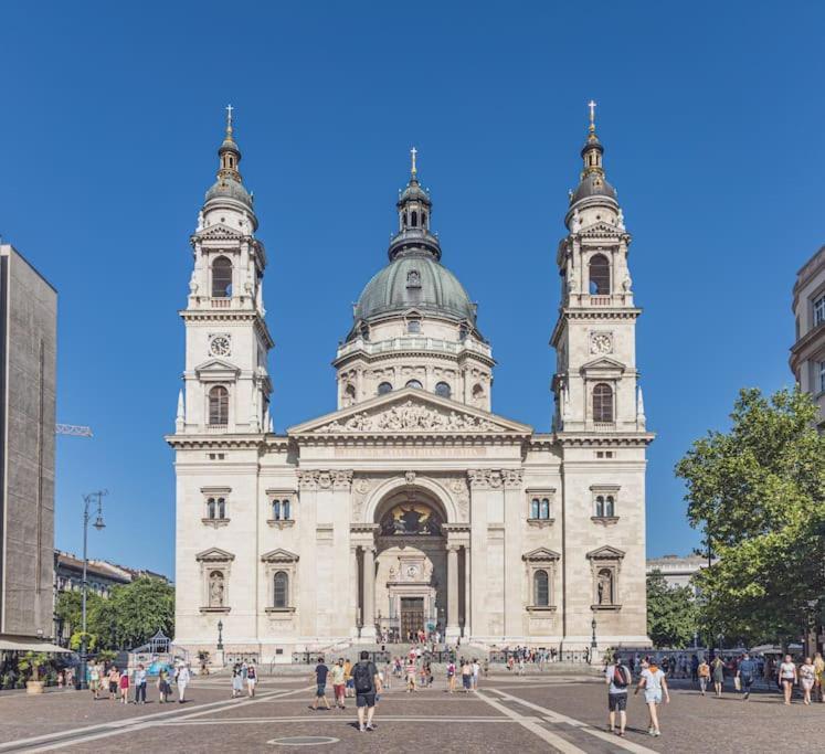 Quiet Rooms In The Bustling City Center Budapest Exterior foto
