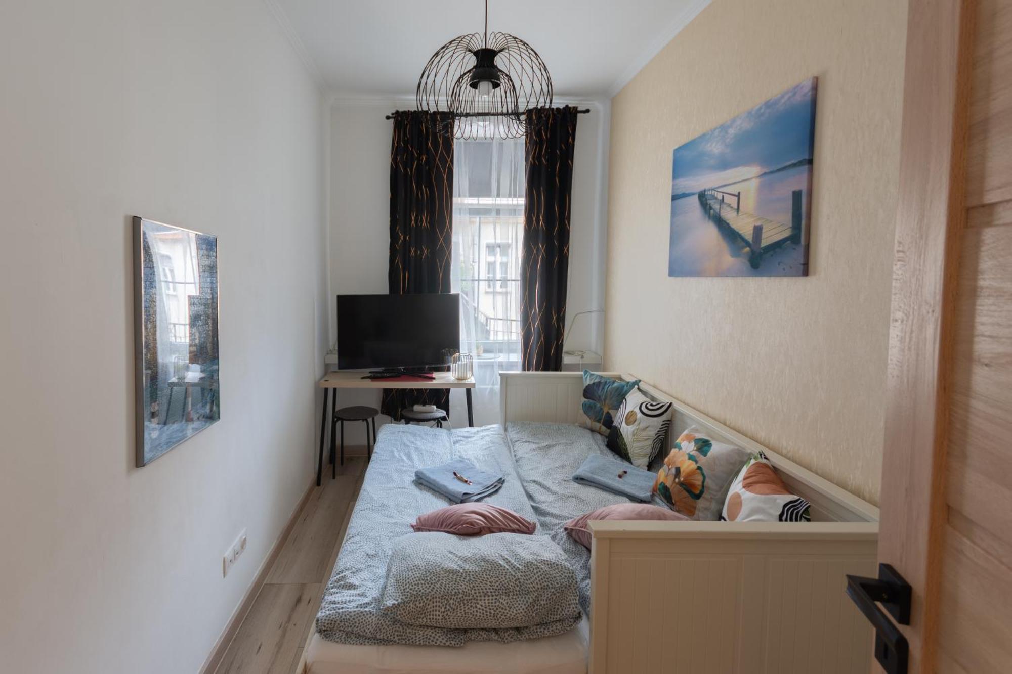 Quiet Rooms In The Bustling City Center Budapest Exterior foto